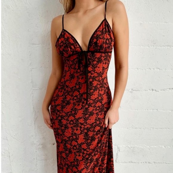 Red & Black Floral print Dress - Picture 2 of 8